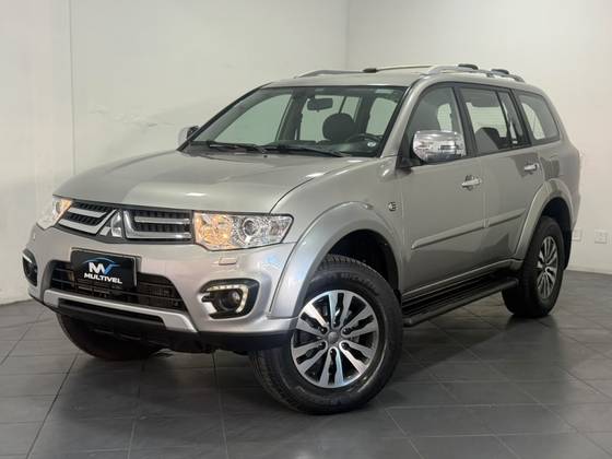 MITSUBISHI PAJERO 3.2 HPE 4X4 7 LUGARES 16V TURBO INTERCOOLER DIESEL 4P AUTOMÁTICO MITSUBISHI PAJERO 3.2 HPE 4X4 7 LUGARES 16V TURBO INTERCOOLER DIESEL 4P AUTOMÁTICO